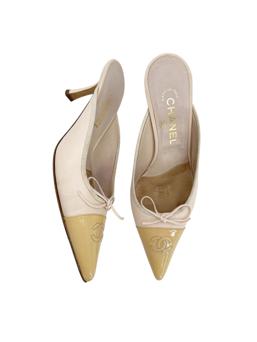Chanel Vintage Retro Pink Beige Patent Pointed Cap Toe CC Bow Mule Heels EU 38.5